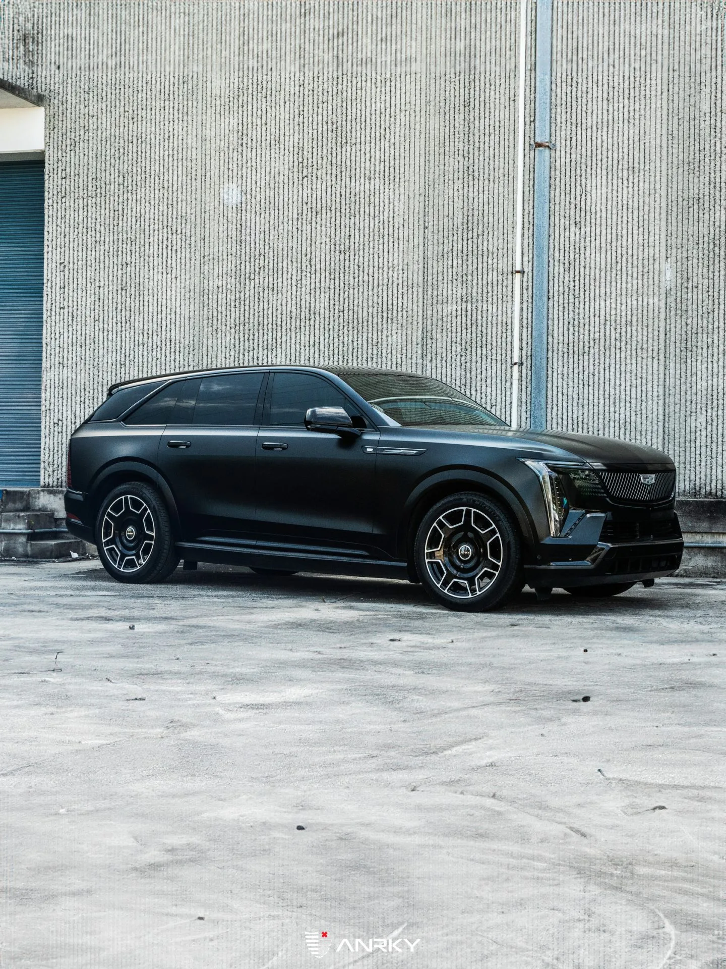 Anrky RF|Series RF-177 on Cadillac Escalade IQ 1st gen, photo 2