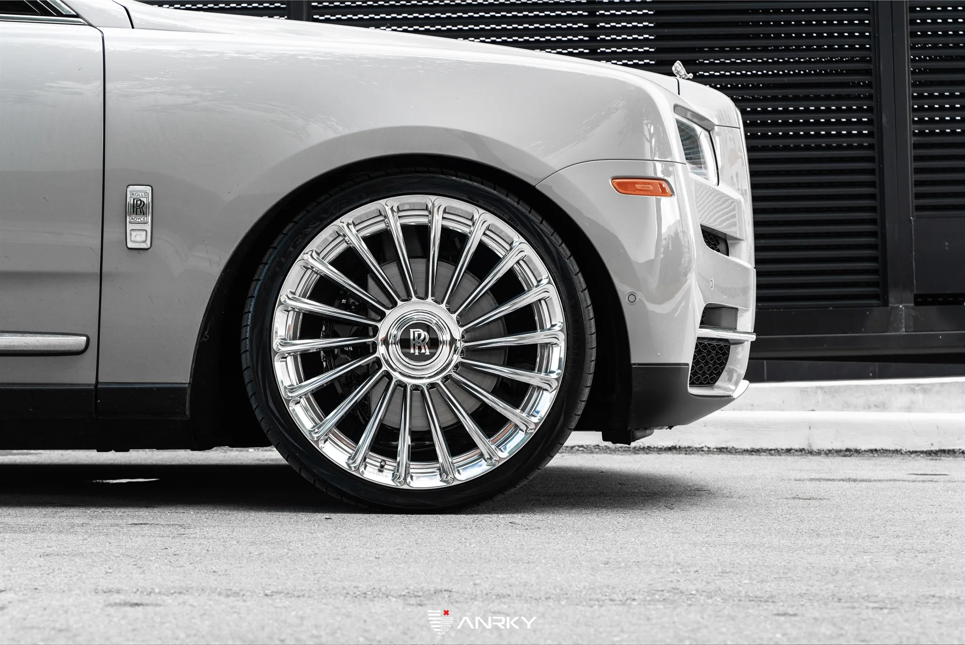 Anrky RF|Series RF-282 on Rolls-Royce Cullinan.1, photo 2