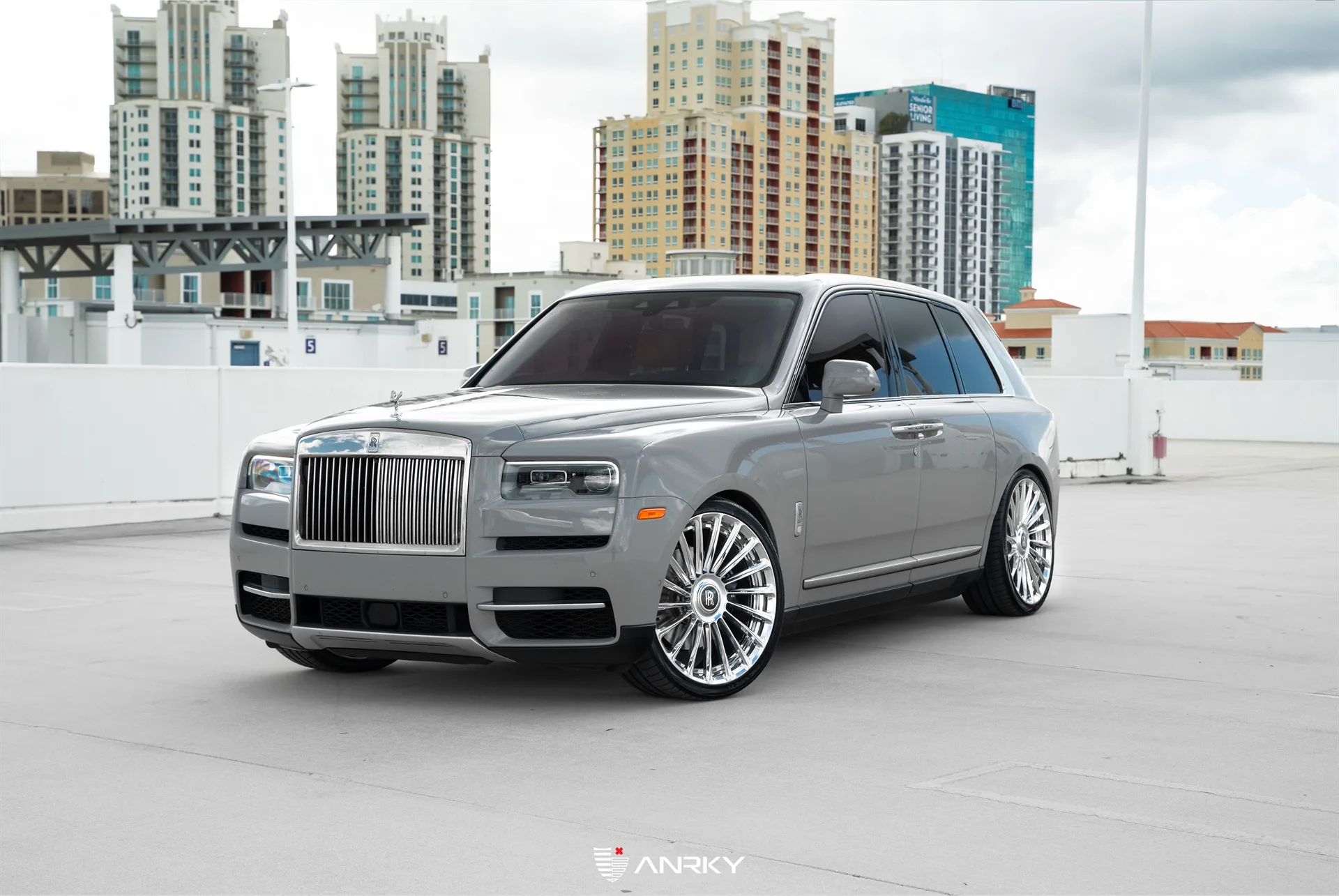 Anrky RF|Series RF-282 on Rolls-Royce Cullinan.1