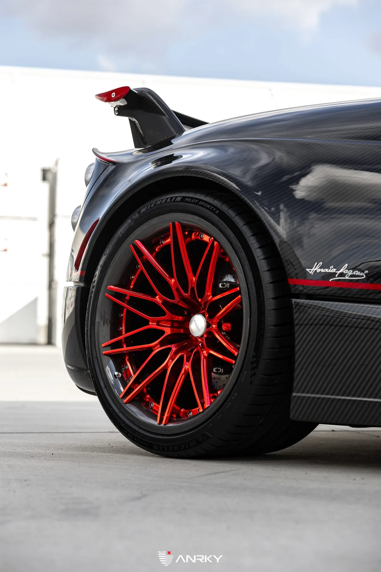 Anrky X|Series Carbon C-X6 on Pagani Huayra, photo 10
