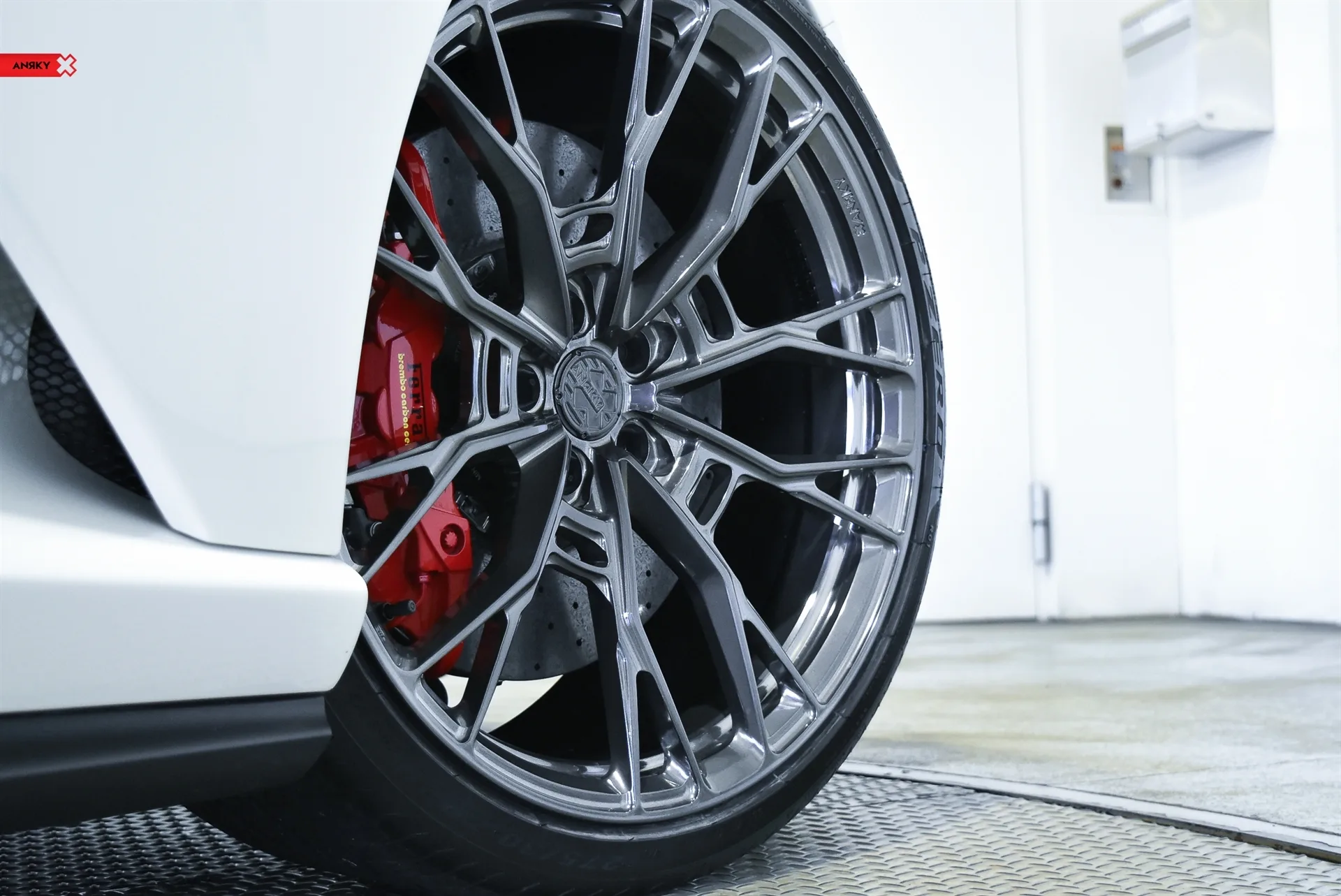 Anrky X|Series S1-X5 on Ferrari 812 F152M, photo 2