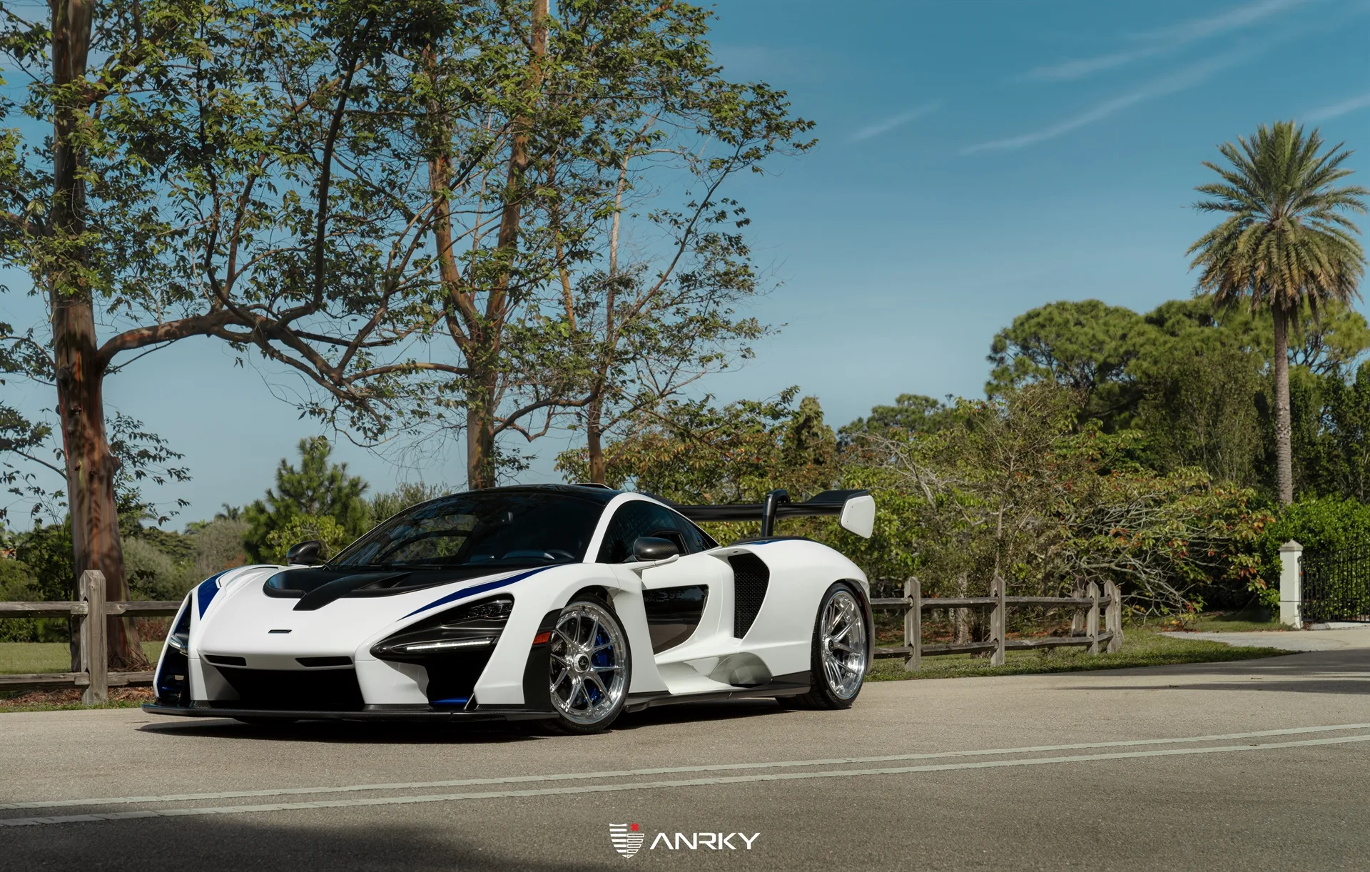 Anrky XR|Series XR-301 on McLaren Senna