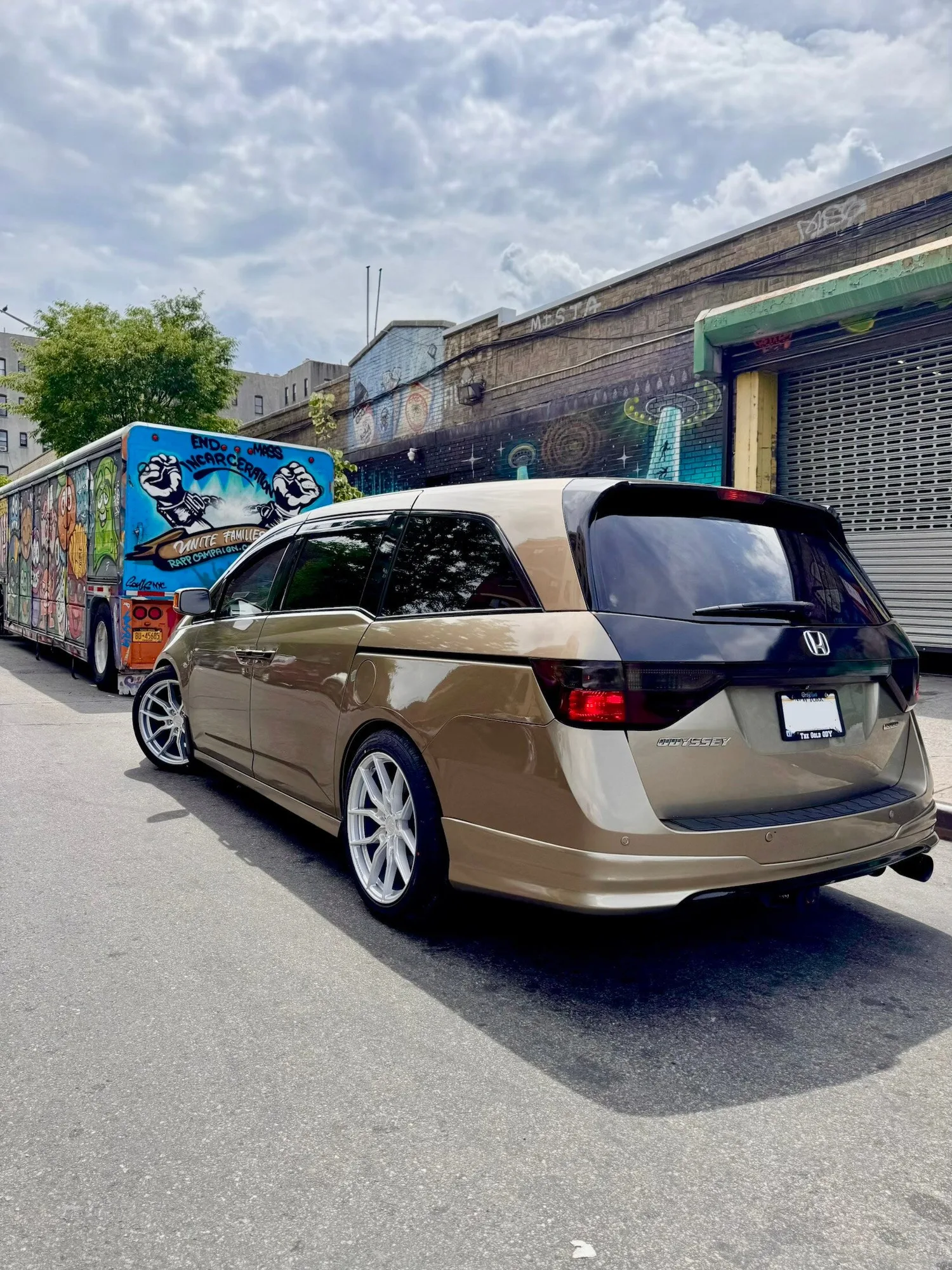 Aodhan AFF1 on Honda Odyssey RL5