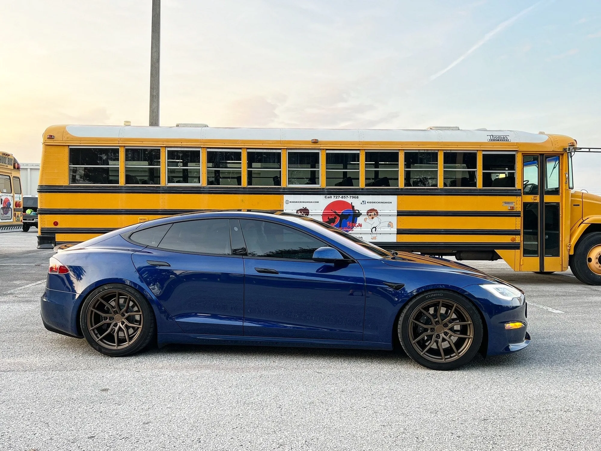 Aodhan AFF1 on Tesla Model S Original (2012-2016)