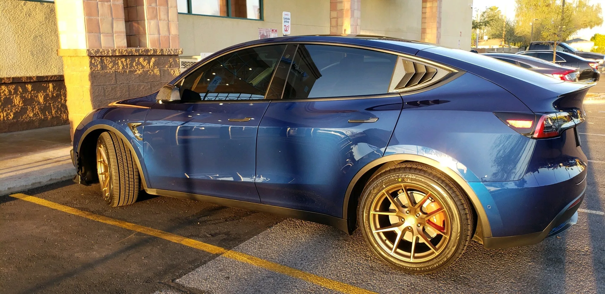Aodhan AFF7 on Tesla Model Y Original (2020-), photo 2