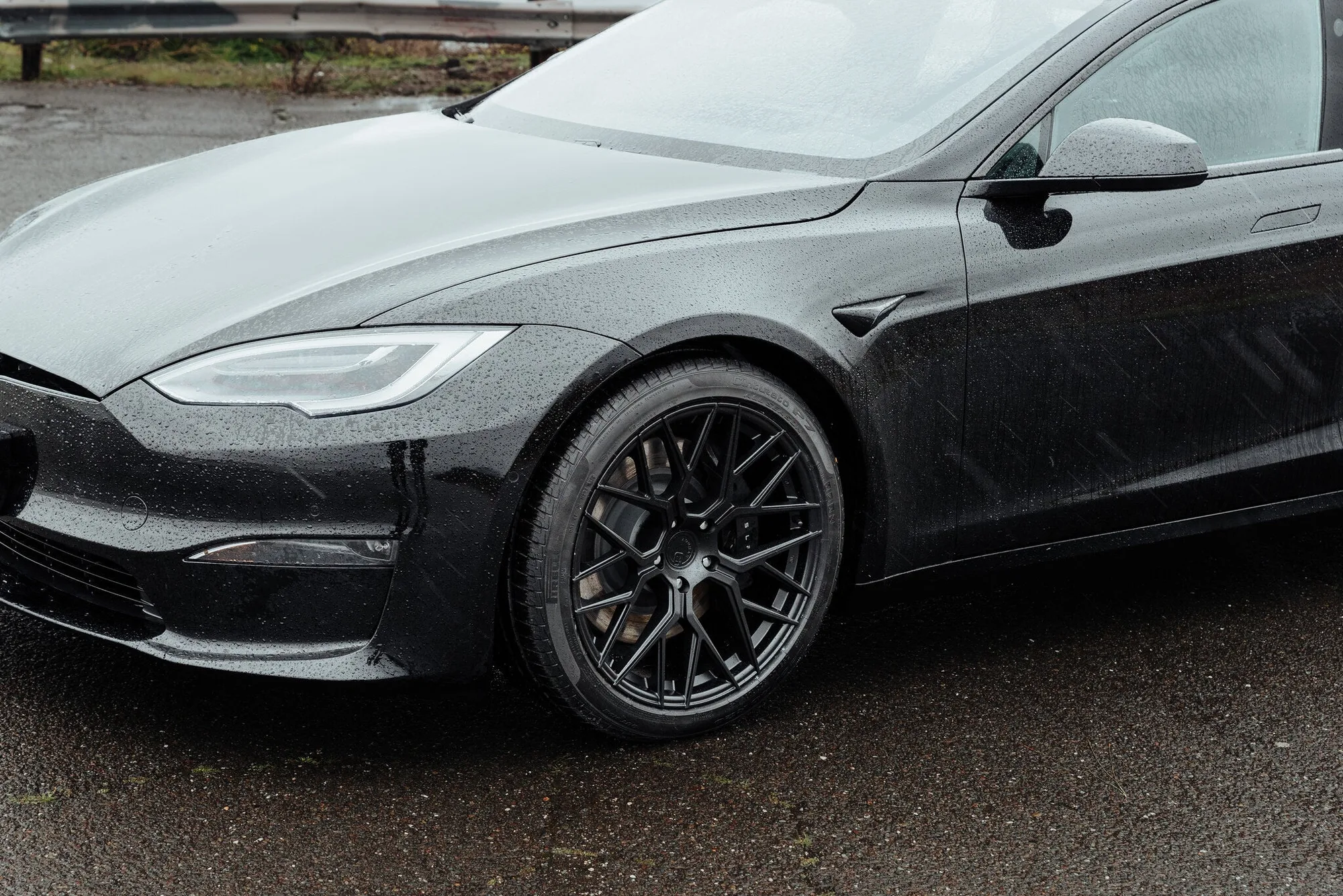 Aodhan AFF9 on Tesla Model S Original (2012-2016)