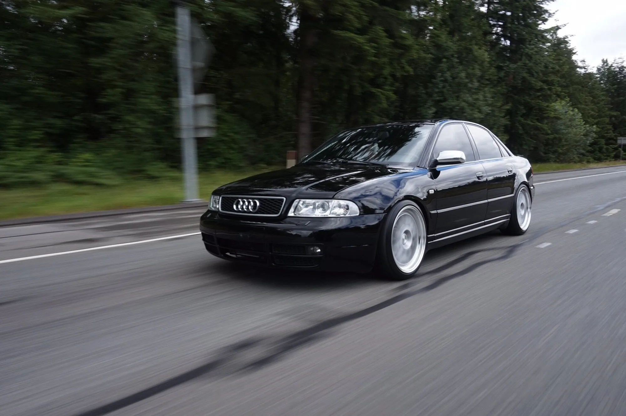 Aodhan AH02 on Audi S4 B5.1