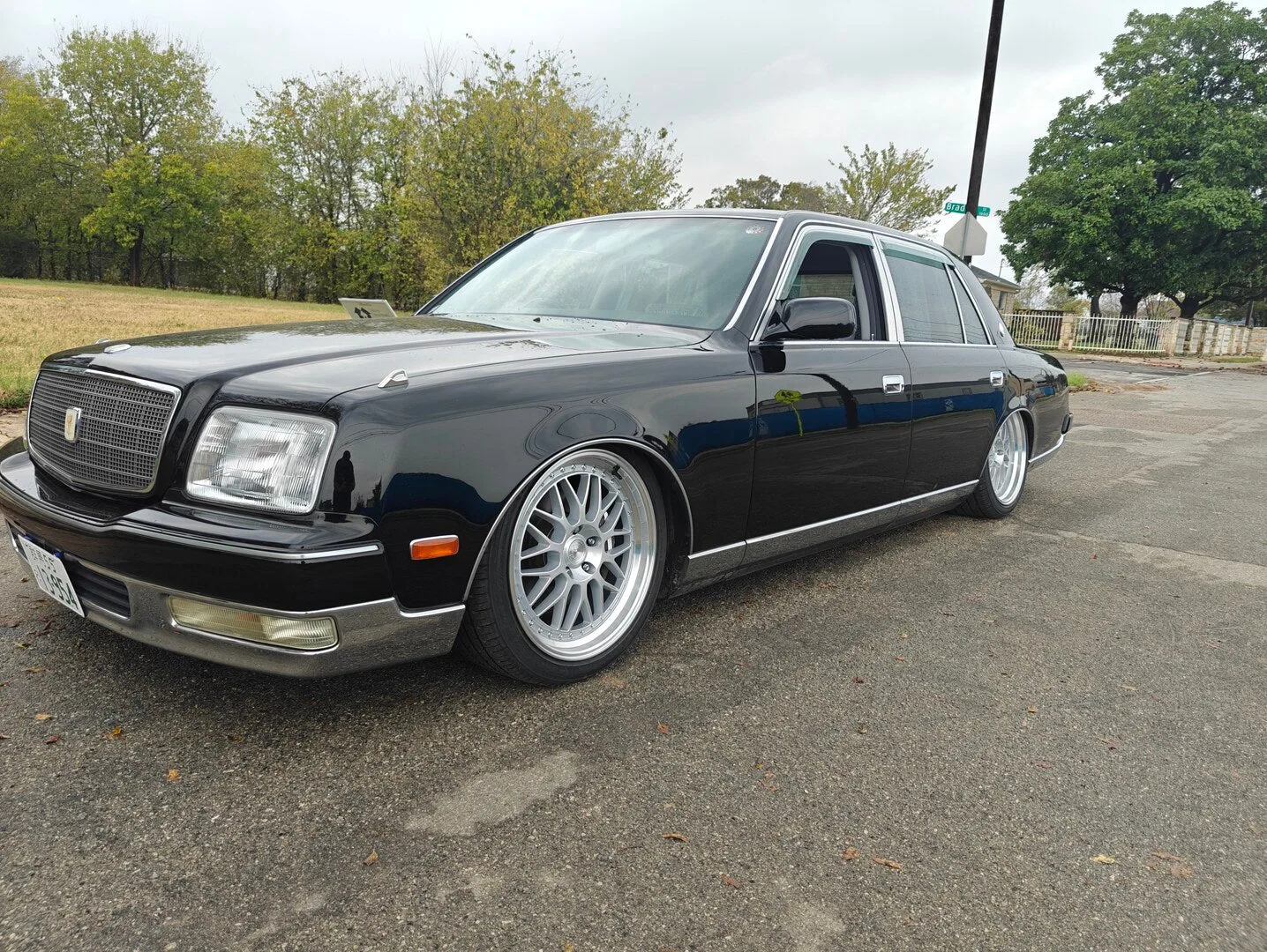 Aodhan AH02 on Toyota Century GZG50, photo 3