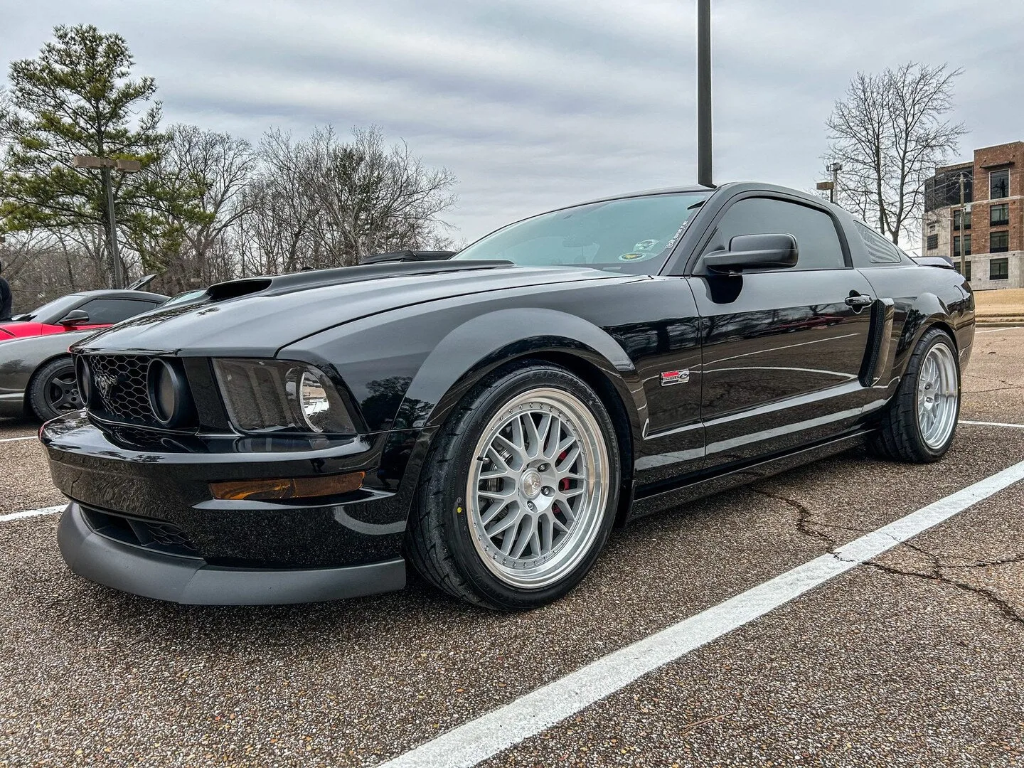 Aodhan AH02 on Ford Mustang S197.1