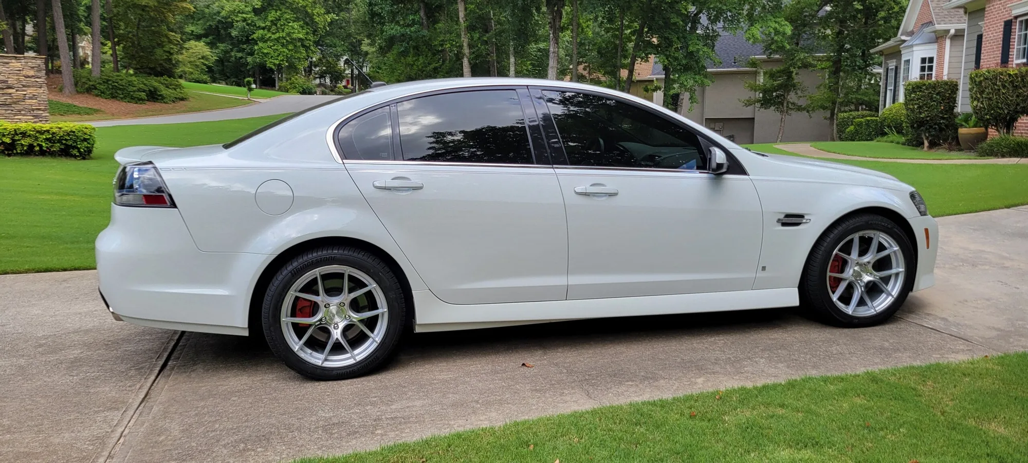 Aodhan AH11 on Pontiac G8 (2008-2009), photo 2