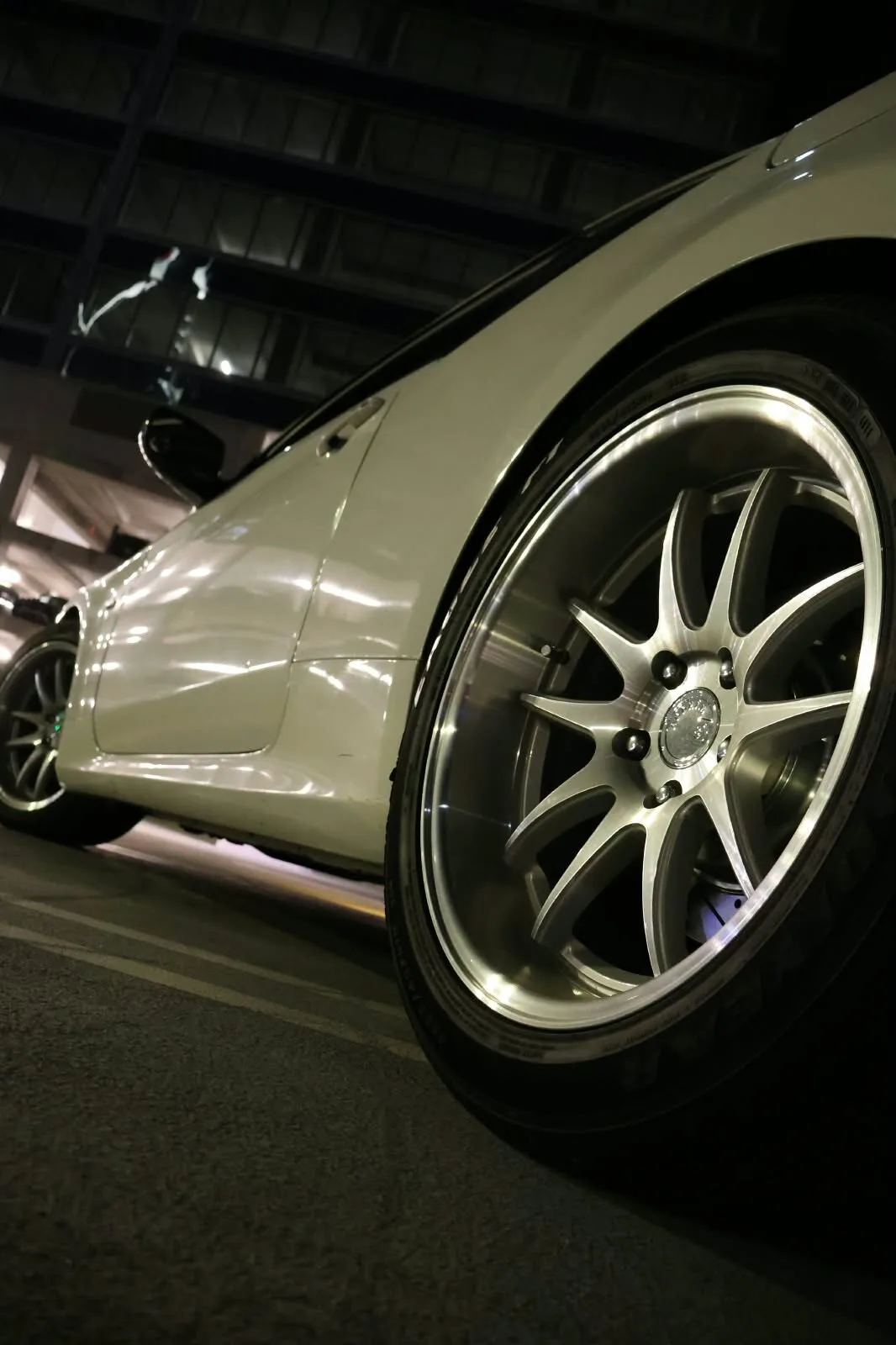 Aodhan DS02 on Hyundai Genesis BH.1