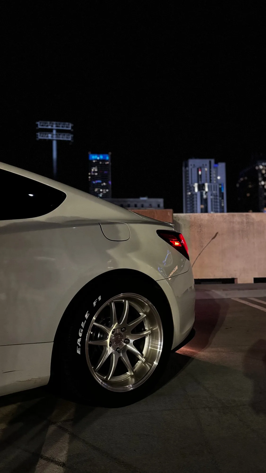 Aodhan DS02 on Hyundai Genesis BH.1, photo 6