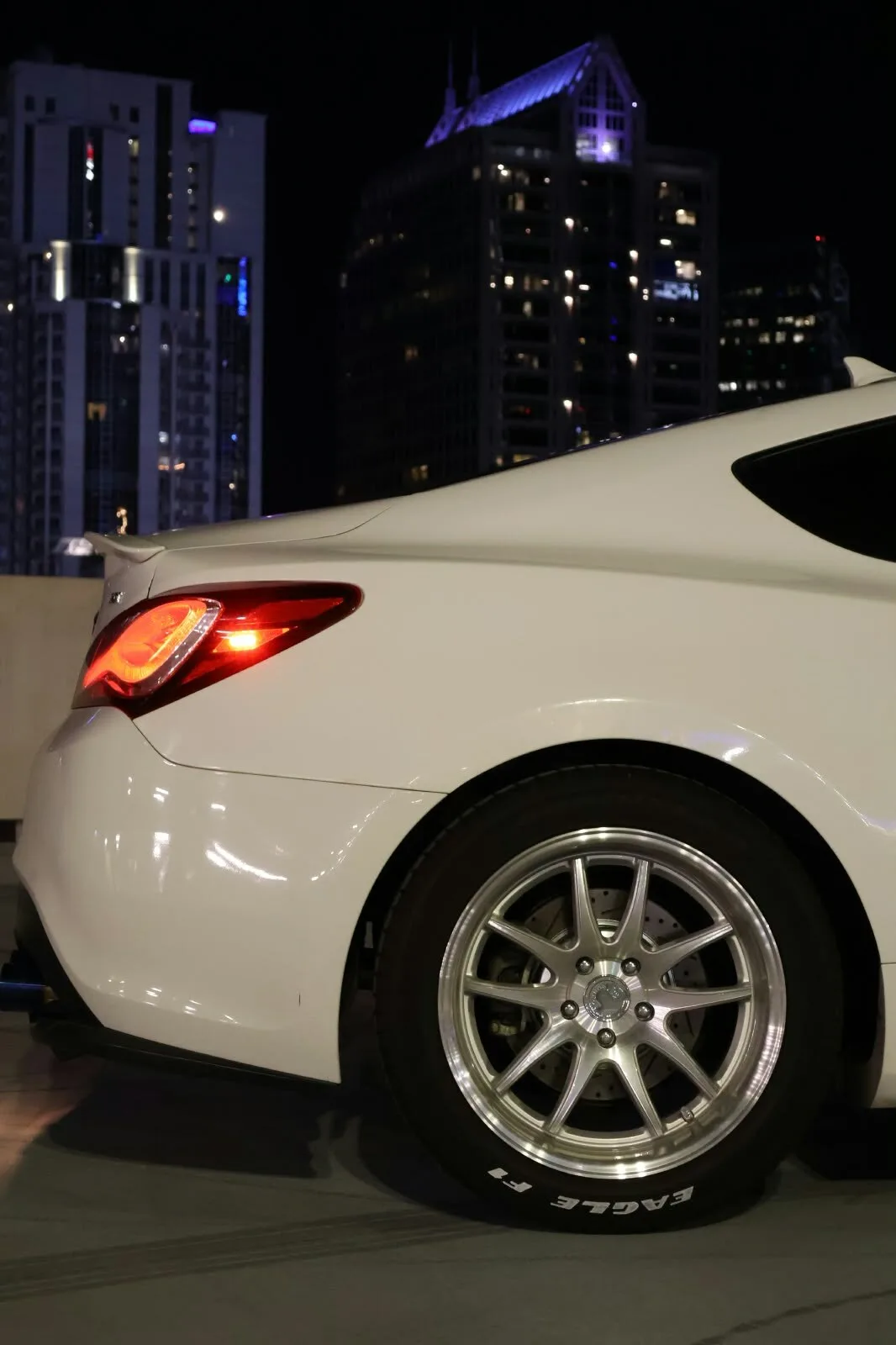 Aodhan DS02 on Hyundai Genesis BH.1, photo 5