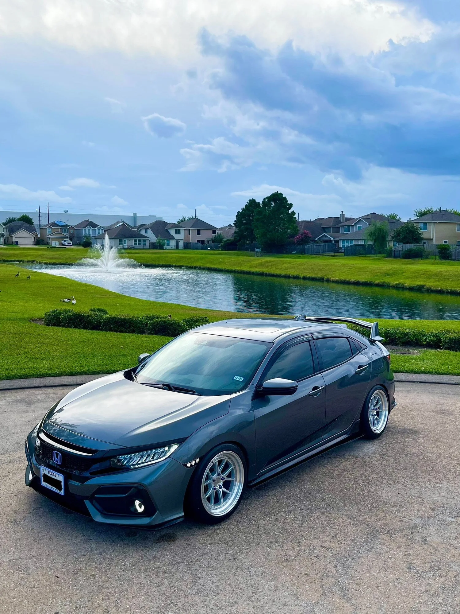 Aodhan DS08 on Honda Civic 10th gen (FC/FK).2
