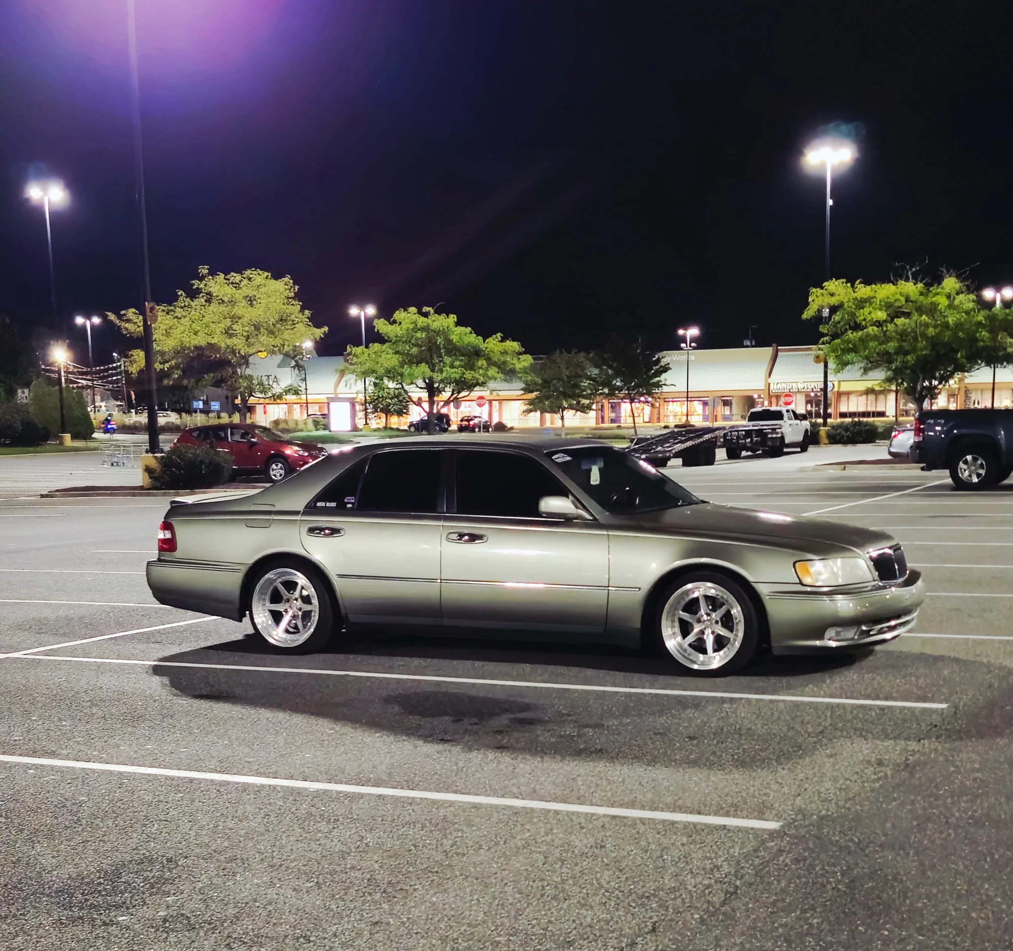 Aodhan DS09 on Infiniti Q45 FY33 (VH41DE)