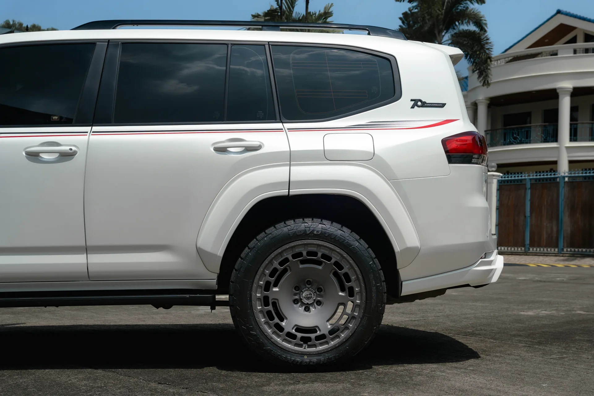 Brixton Forged BX06-M on Toyota Land Cruiser J300, photo 3