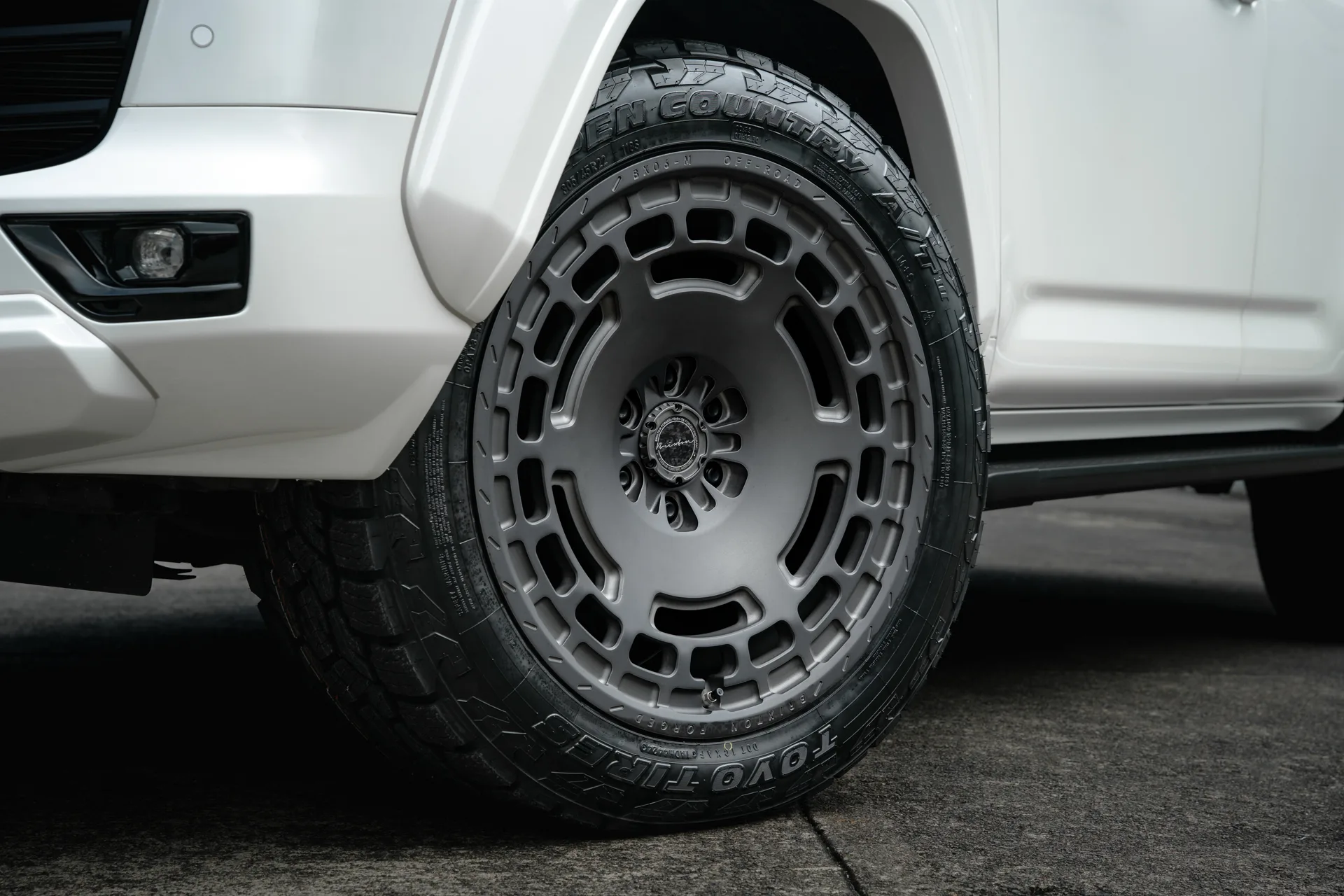 Brixton Forged BX06-M on Toyota Land Cruiser J300, photo 7