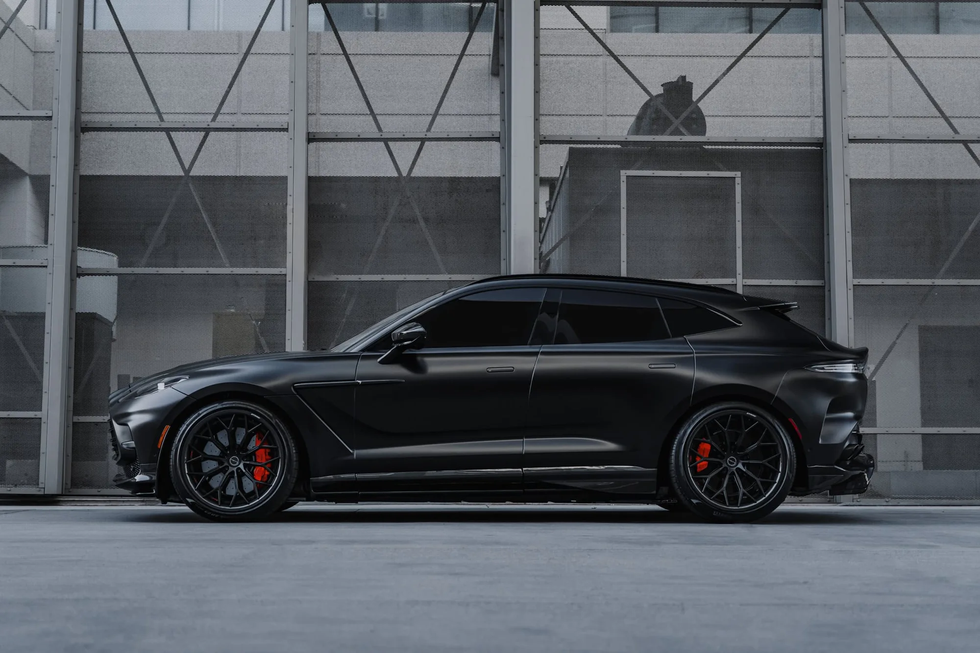 Brixton Forged CM6-R Carbon+ on Aston Martin DBX, photo 3