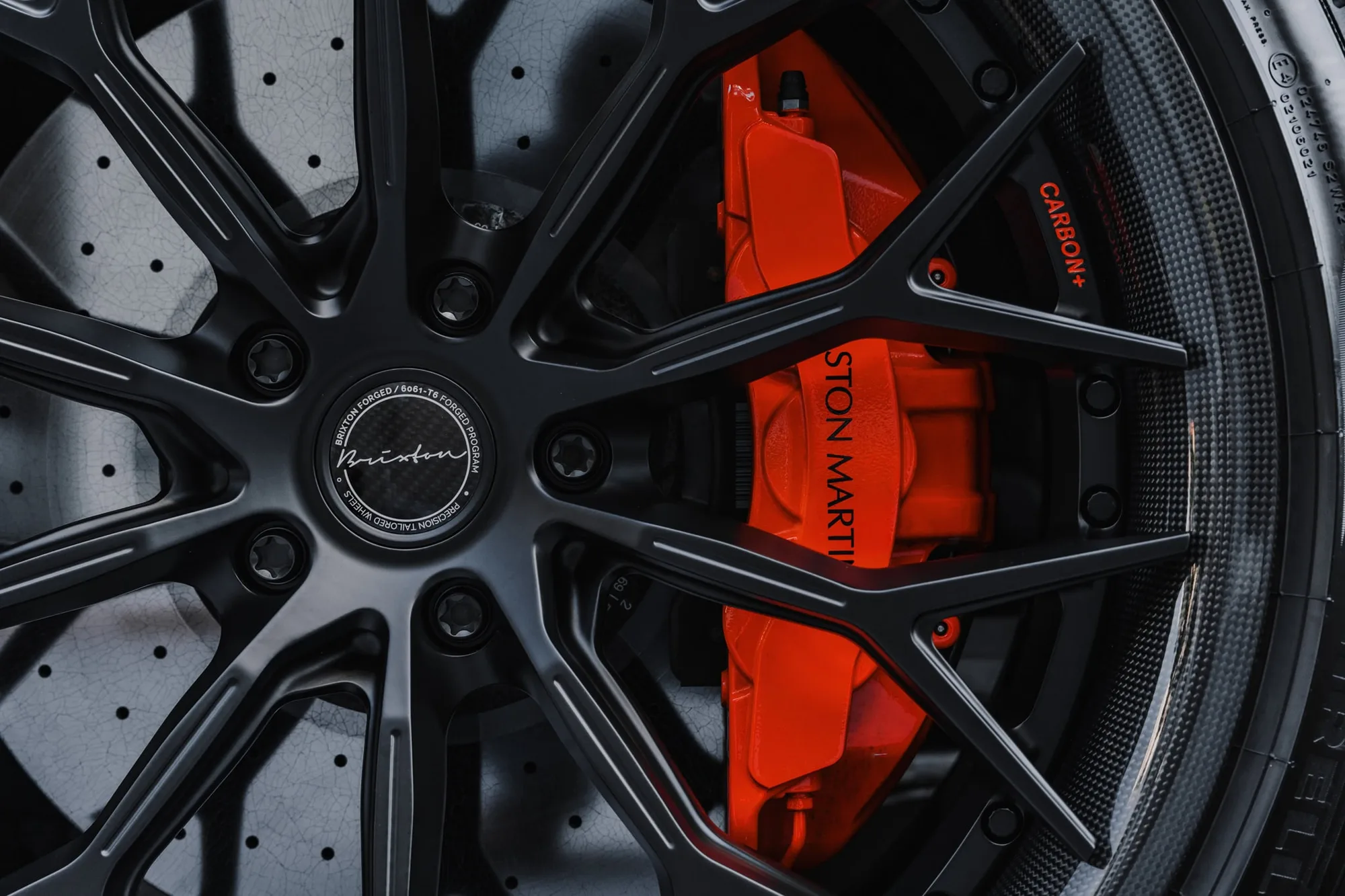Brixton Forged CM6-R Carbon+ on Aston Martin DBX, photo 5
