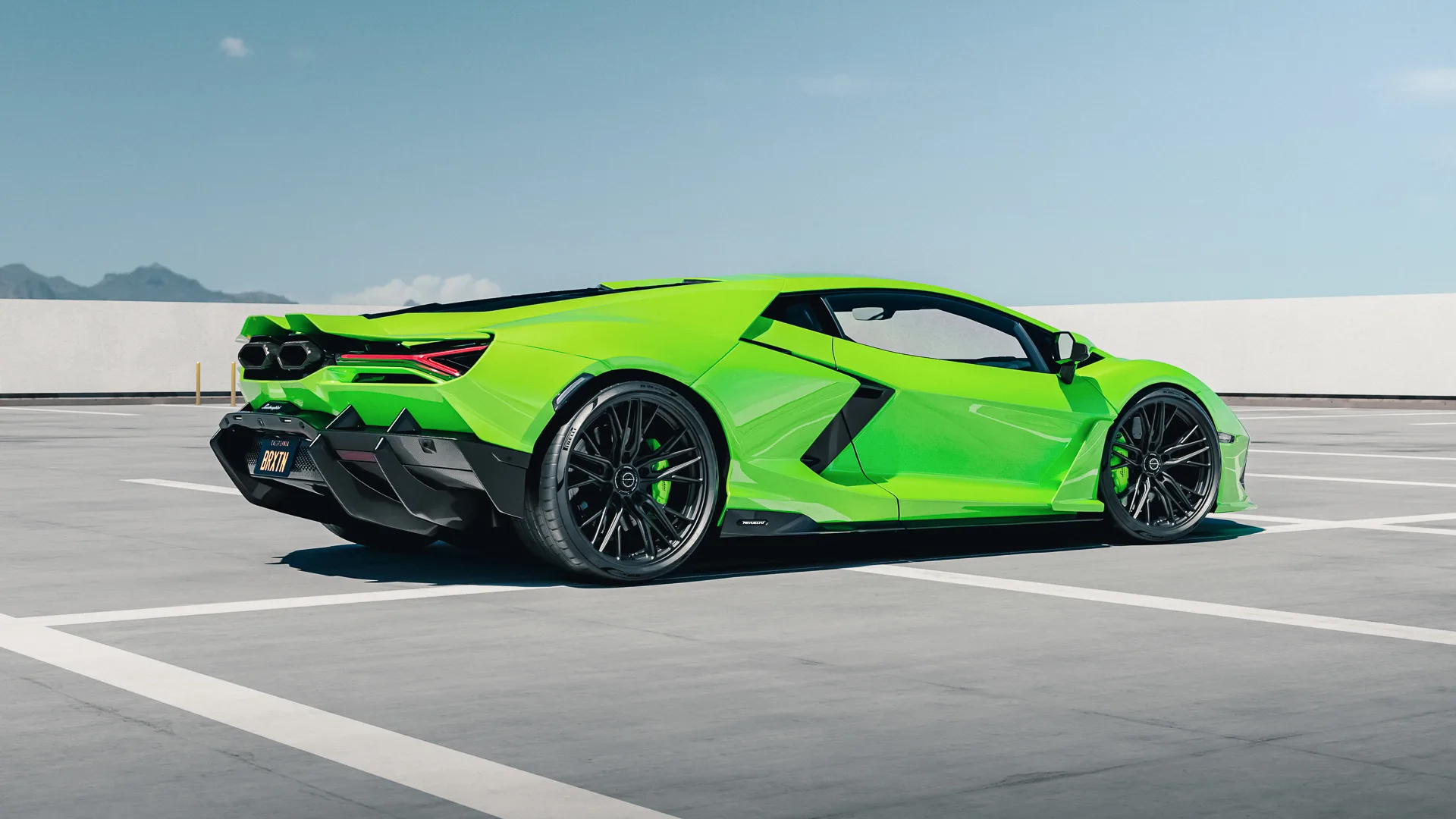 Brixton Forged FDE05 Magnesium on Lamborghini Revuelto LB744