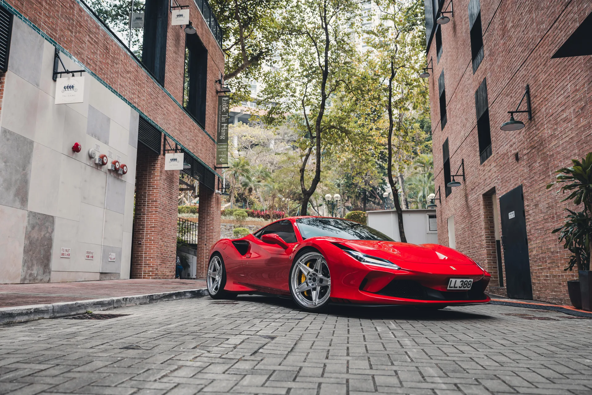 Brixton Forged KB02 Targa on Ferrari F8 F142MFL, photo 12