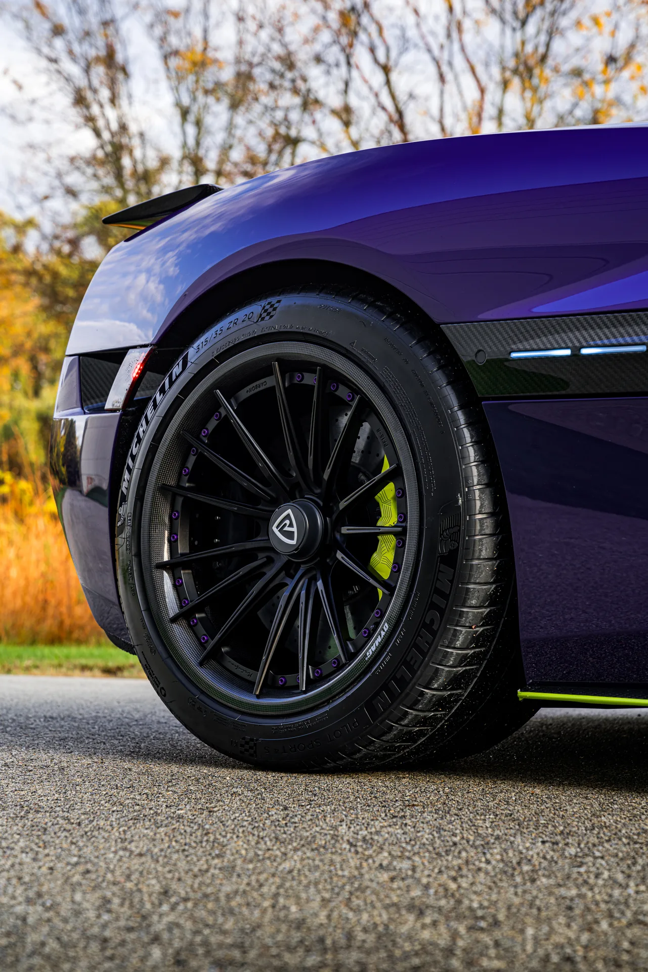 Brixton Forged PF15-R Carbon+ on Rimac Nevera, photo 5