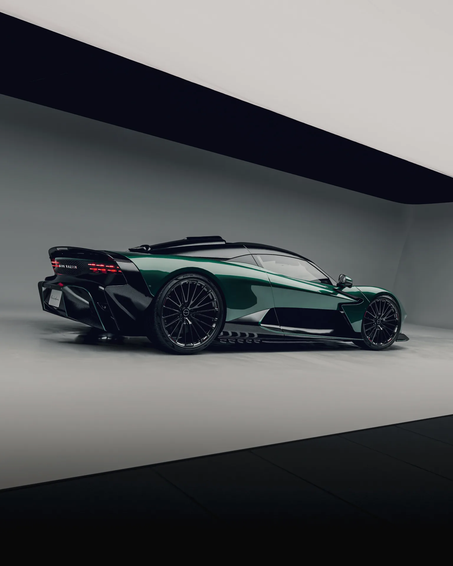 Brixton Forged PF20-R on Aston Martin Valhalla V8 Hybrid