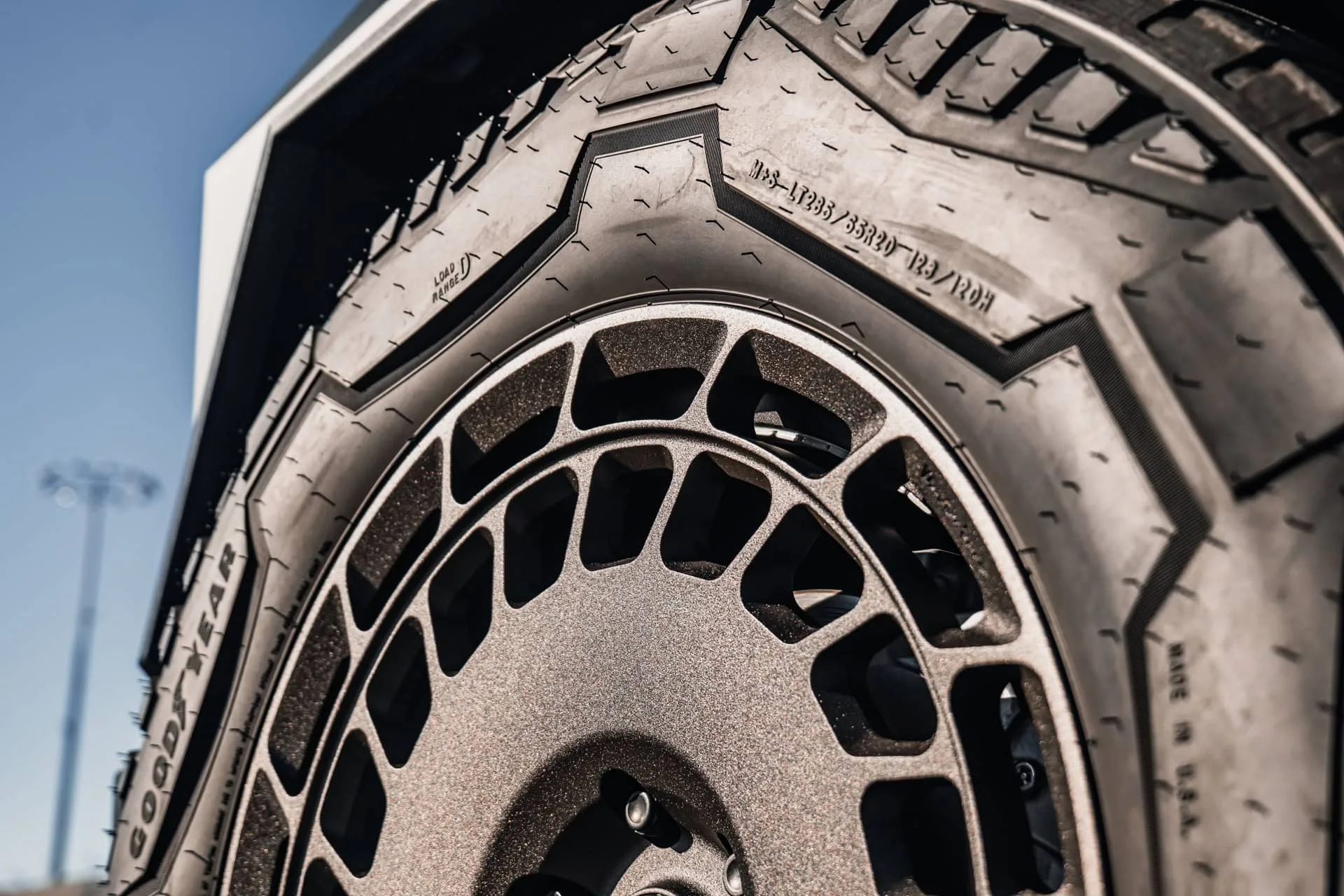 Brixton Forged TR09 AERO1 on Tesla Cybertruck Original (2023-), photo 6