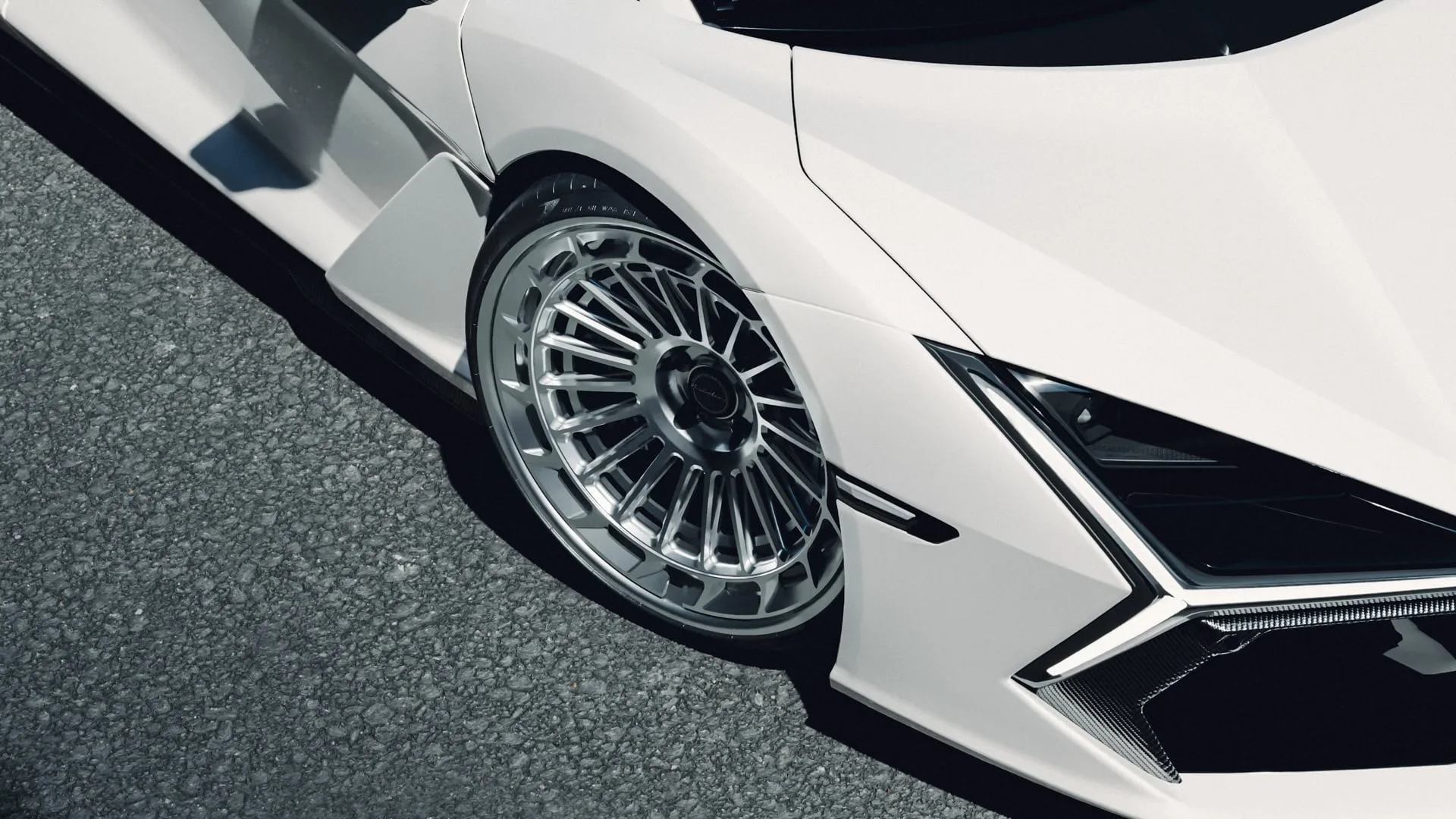 Brixton Forged TR11 Aero.3 on Lamborghini Revuelto LB744, photo 4