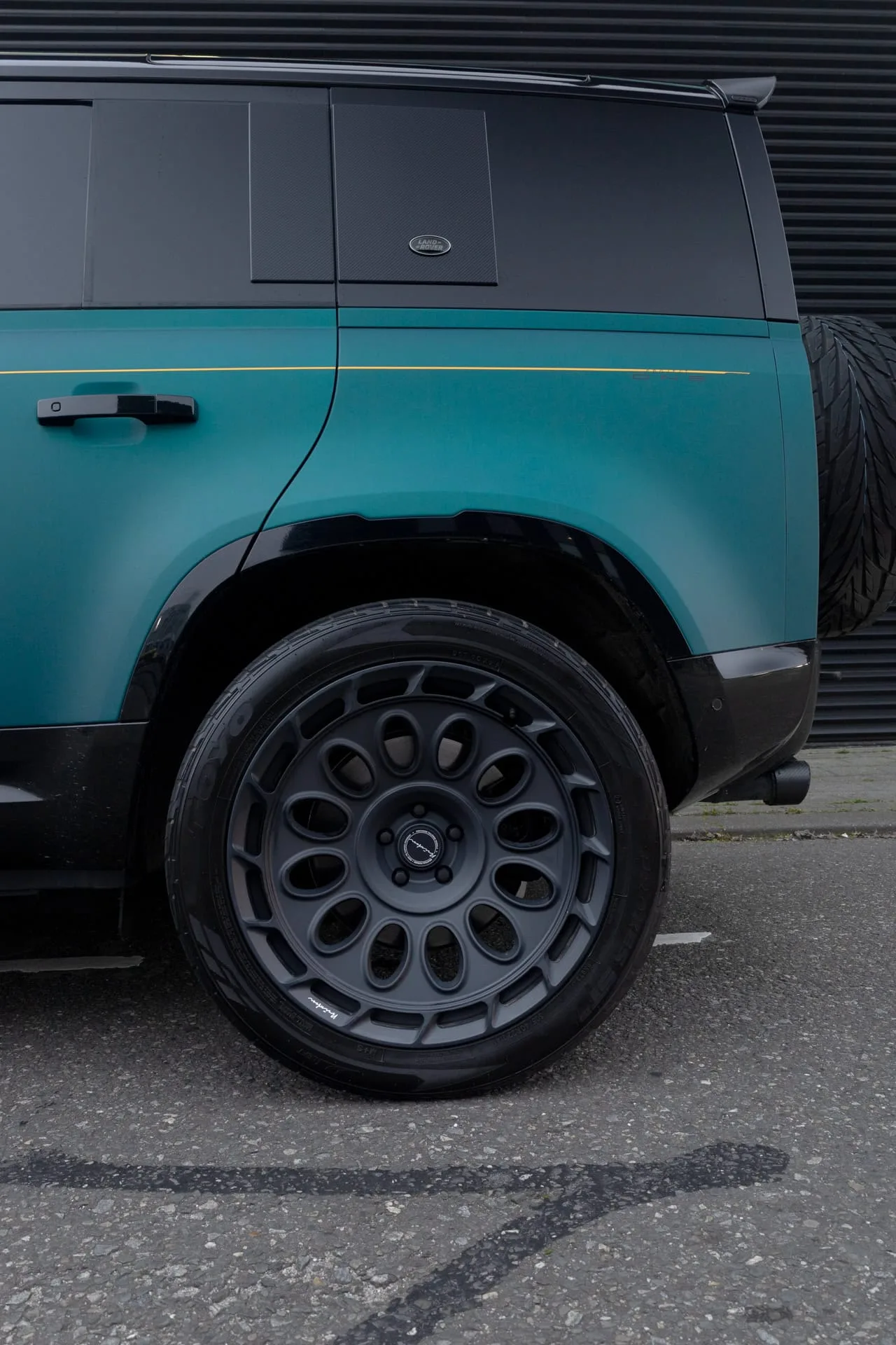 Brixton Forged TR21 AERO1 on Land Rover Defender L663, photo 6
