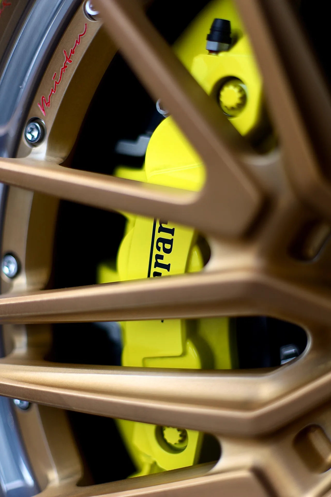 Brixton Forged VL4 on Ferrari 812 F152M, photo 4
