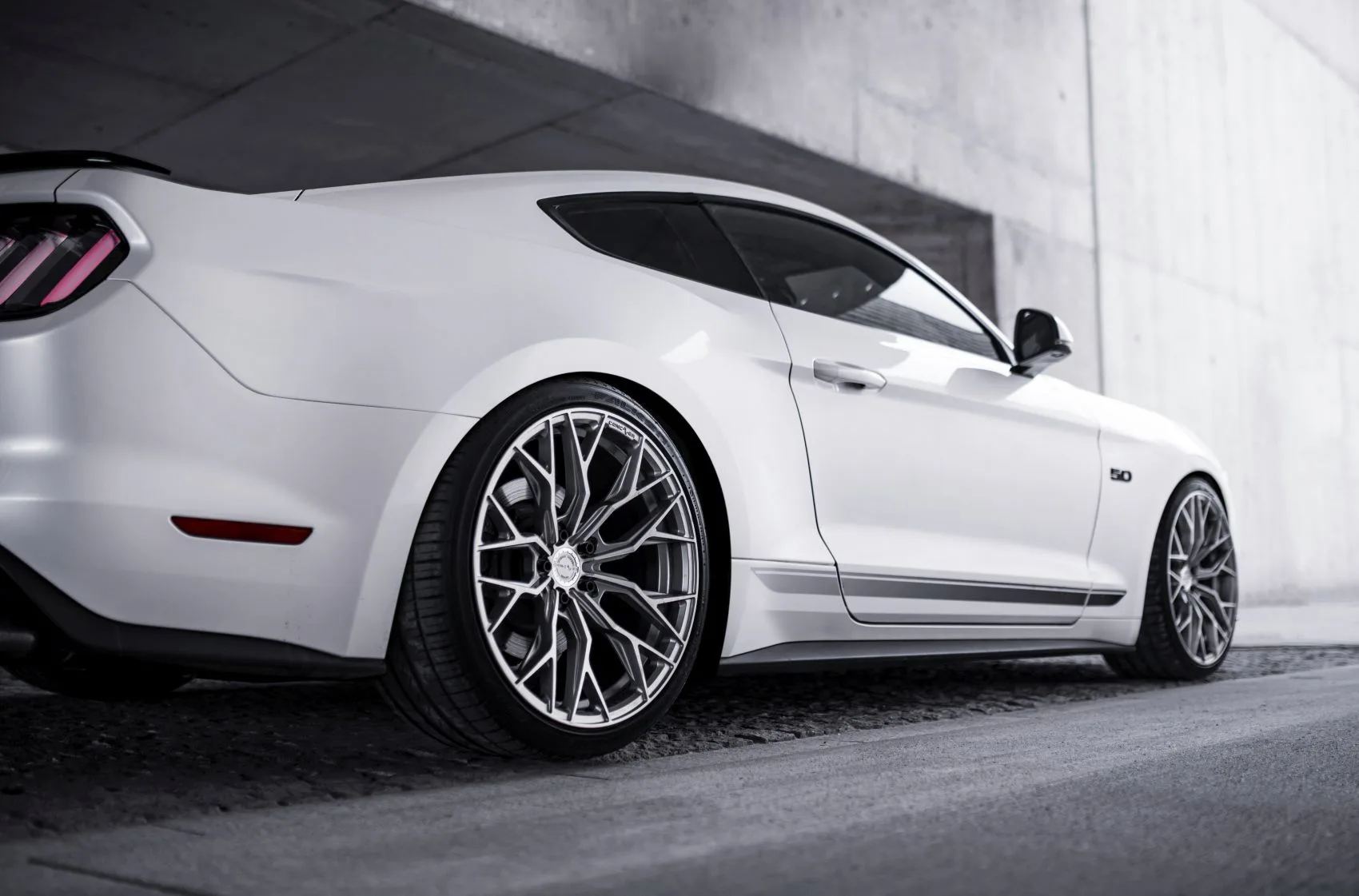 Concaver CVR1 on Ford Mustang S550.1, photo 2