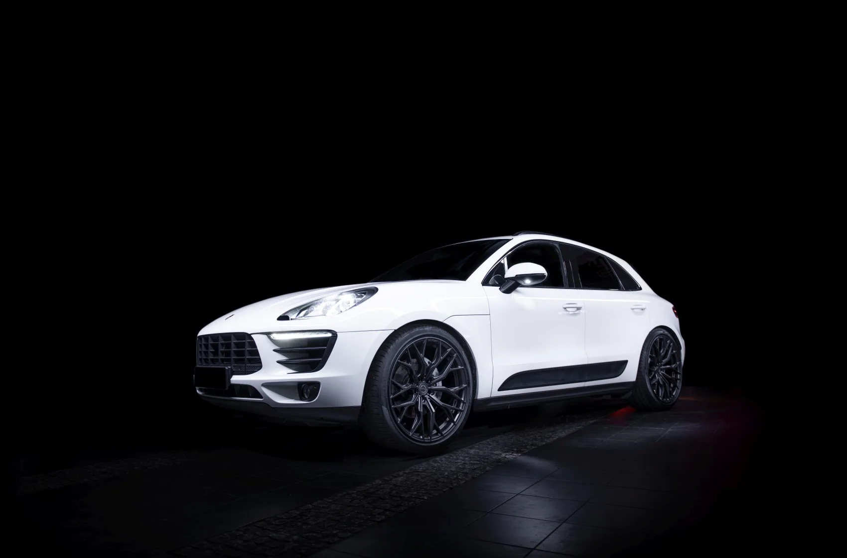 Concaver CVR1 on Porsche Macan 95B.1