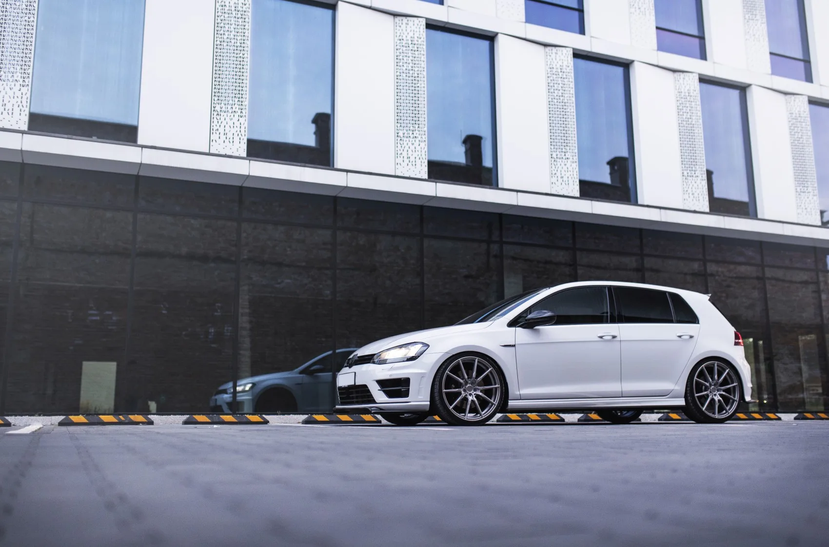 Concaver CVR4 on Volkswagen Golf Mk7 (Typ 5G).1