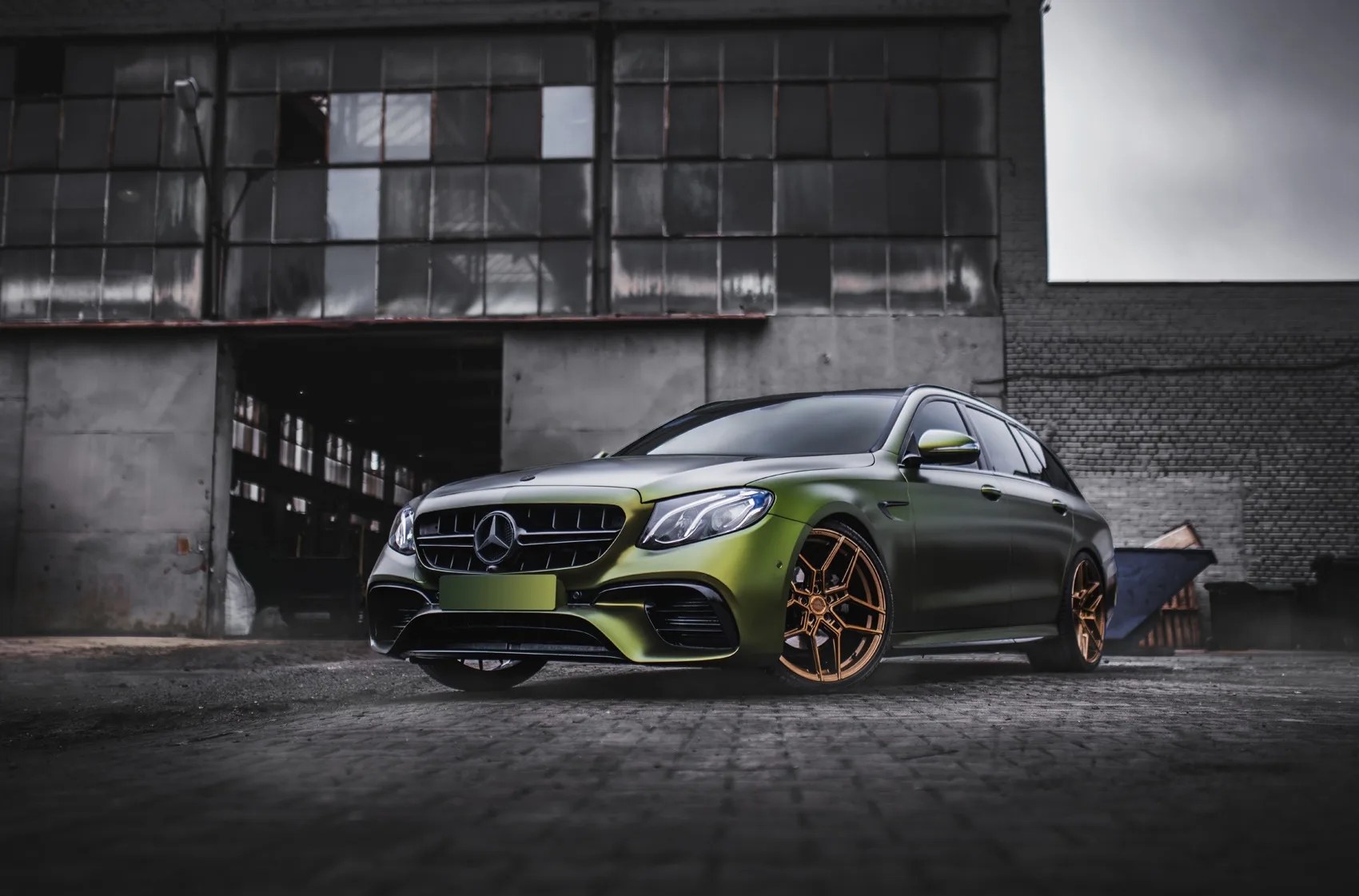 Concaver CVR5 on Mercedes-Benz E-Class W213.1