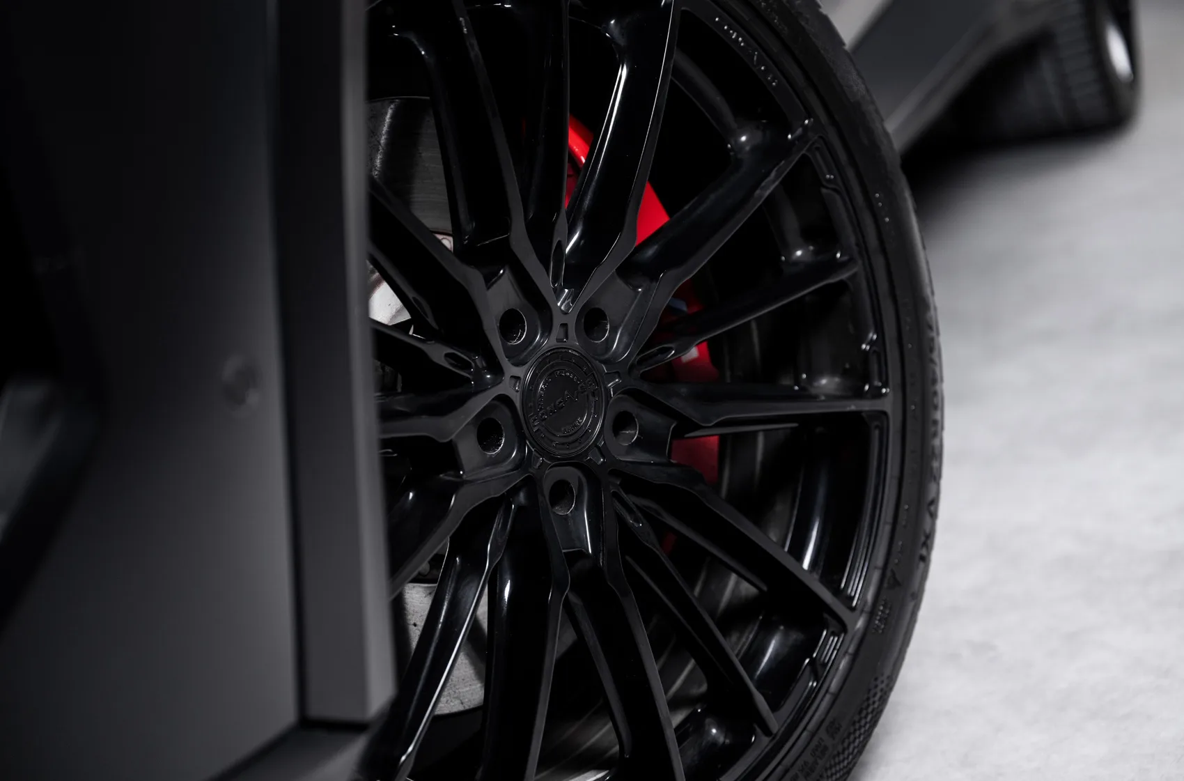 Concaver CVR7 on BMW XM G09, photo 2