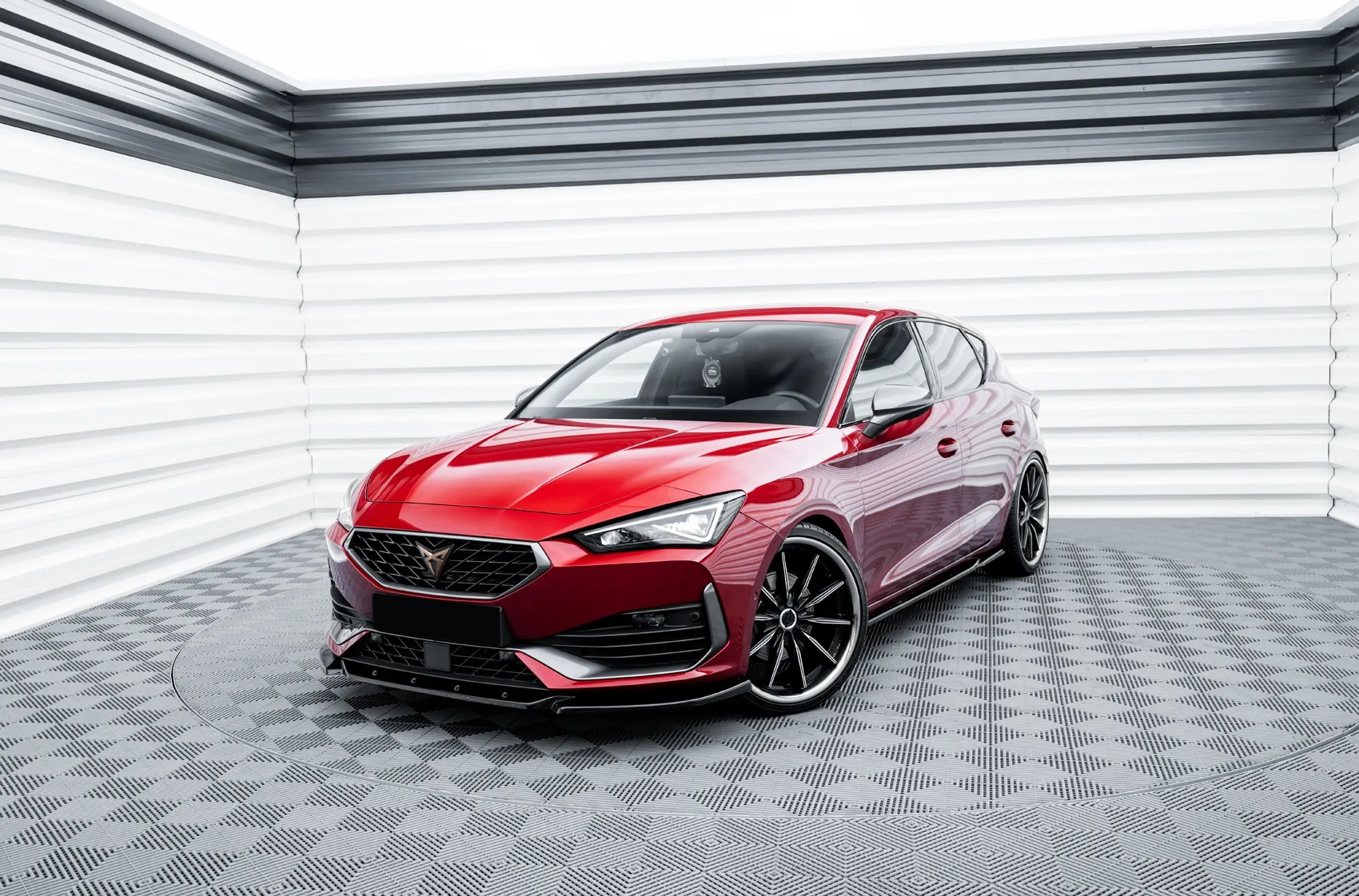 Concaver CVR8 on Cupra Leon 1st gen (KL), photo 2