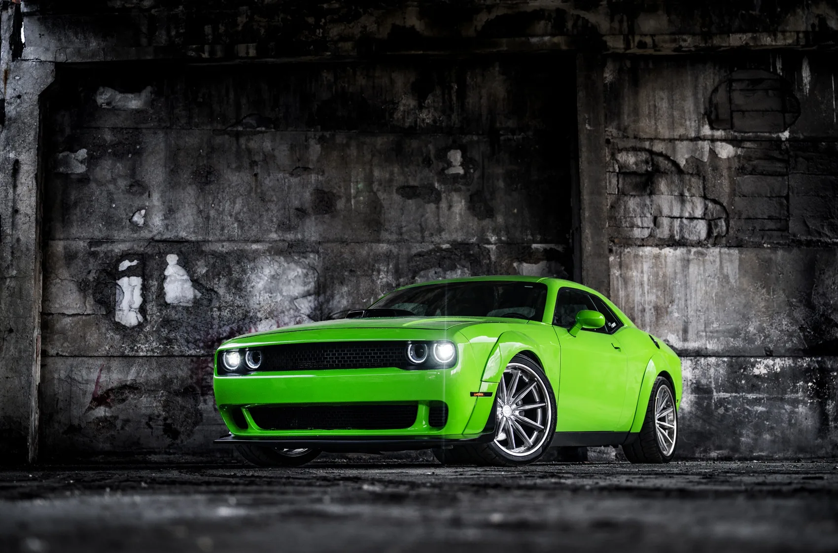 Concaver CVR8 on Dodge Challenger LC (3rd gen)