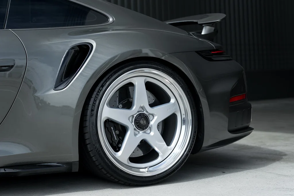 HRE Performance 527 on Porsche 911 992.1