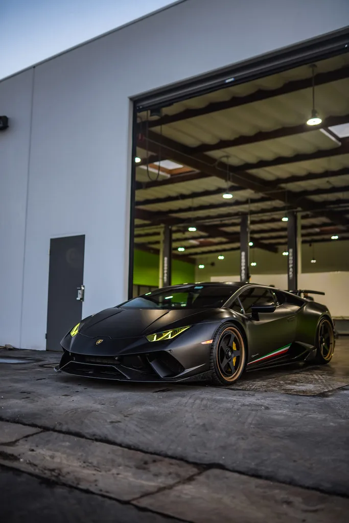 HRE Performance Classic 305 on Lamborghini Huracan Performante LP 640-4 (2017-2019)