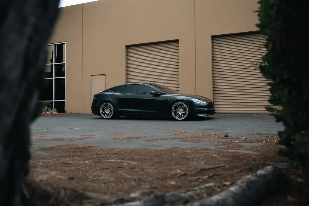 HRE Performance Classic 312 GTS on Tesla Model S Original (2012-2016)
