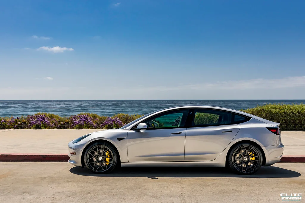 HRE Performance FlowForm FF01 Wheels on Tesla Model 3 Original (2017-2023), photo 2