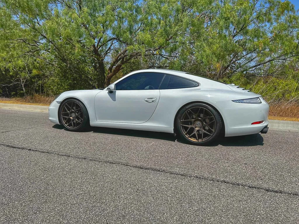 HRE Performance FlowForm FF01 on Porsche 911 991.1