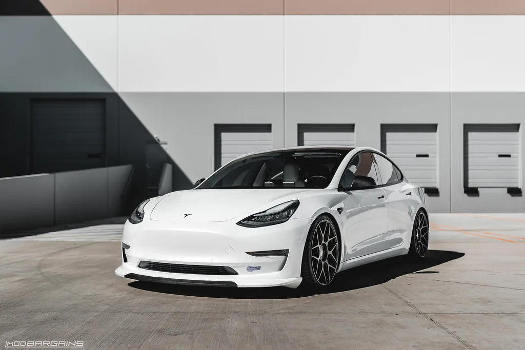 HRE Performance FlowForm FF01 on Tesla Model 3 Original (2017-2023), photo 10