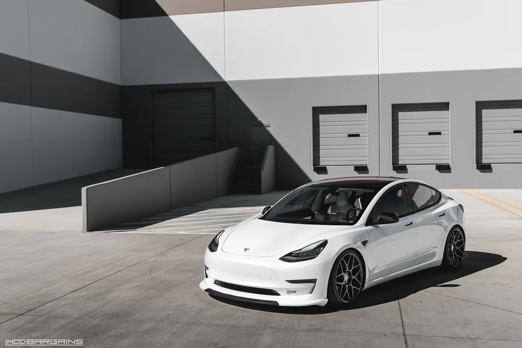 HRE Performance FlowForm FF01 on Tesla Model 3 Original (2017-2023), photo 9