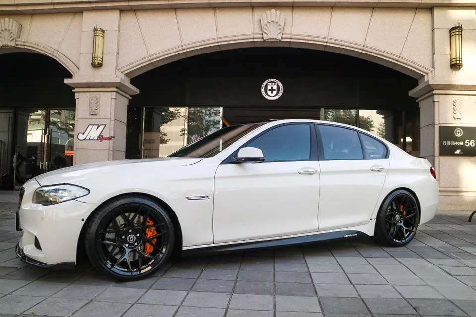 HRE Performance FlowForm FF01 on BMW 5 Series F10.1