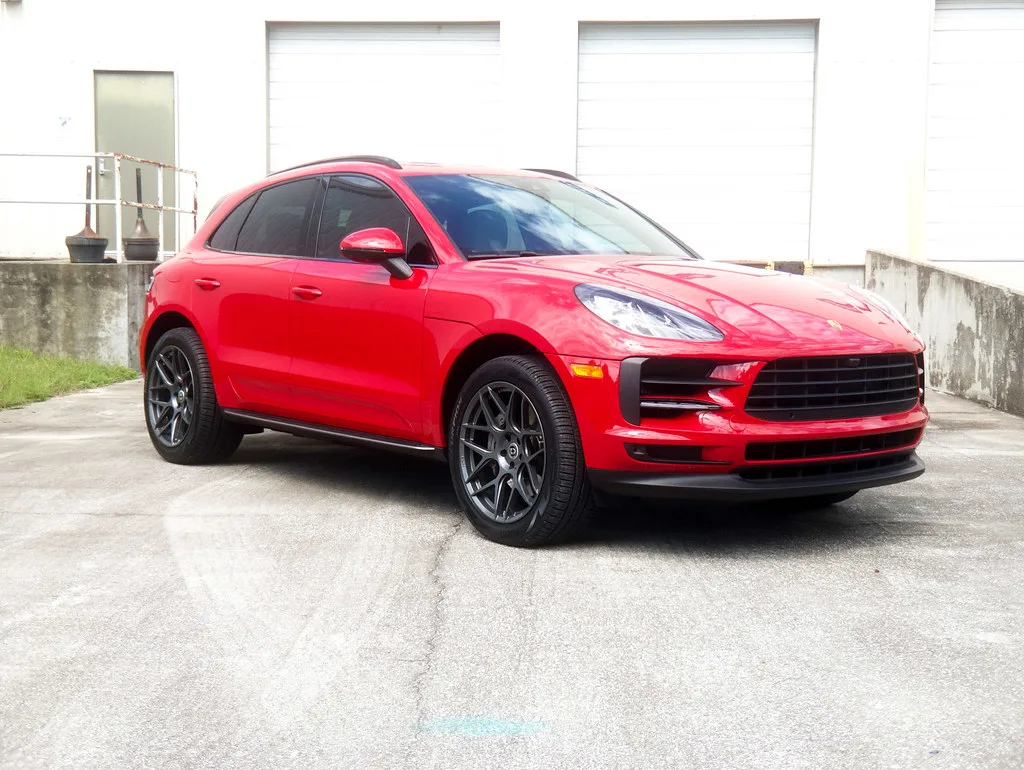 HRE Performance FlowForm FF01 on Porsche Macan 95B.1