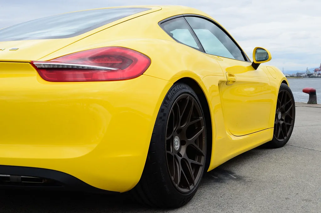 HRE Performance FlowForm FF01 on Porsche Cayman 981