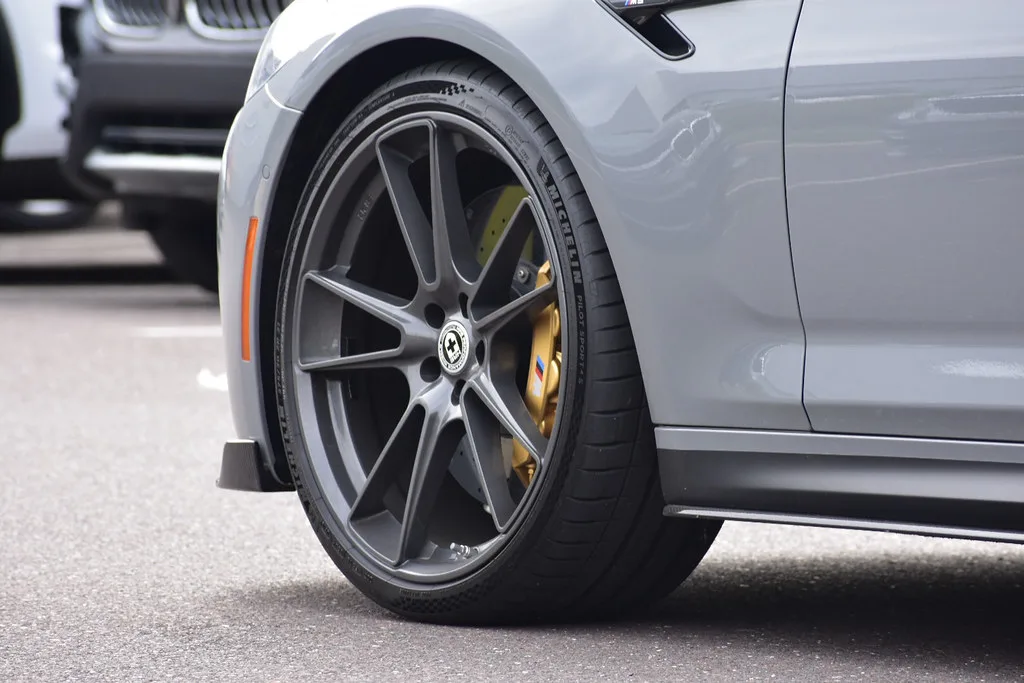 HRE Performance FlowForm FF04 on BMW M5 F90.1