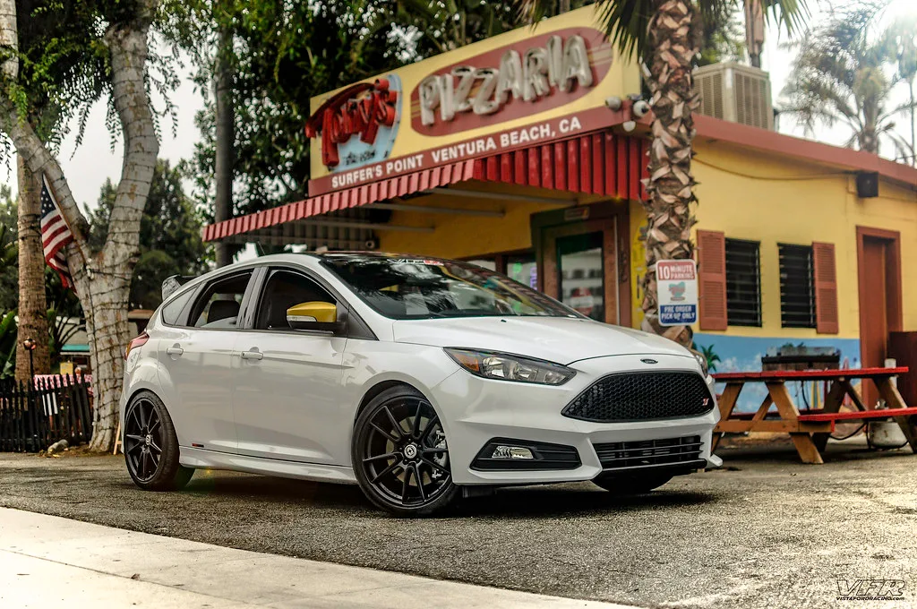 HRE Performance FlowForm FF04 on Ford Focus Mk3 (2011-2018), photo 2